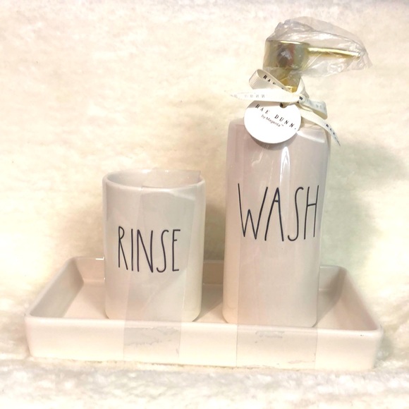 Rae Dunn Accessories - Rae Dunn WASH RINSE Set